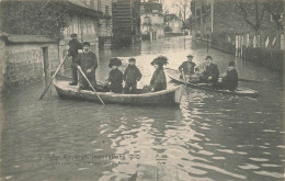 Asnières * Les Inondations De 1910 * En Route Pour Le Home , Rue Du Maine  * Crue Catastrophe - Asnieres Sur Seine