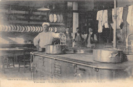 18-VIERZON- CARTE-PHOTO-ECOLE NATIONALE , PROFESSIONNELLE , H . BRISSON , LA CUISINE - Vierzon