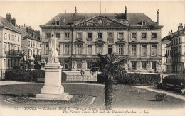 FRANCE - Tours - Vue Sur L'ancien Hôtel De Ville Et Le Square Rabelais - L L - Carte Postale Ancienne - Tours