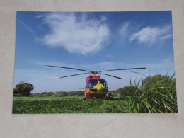 East Midlands Air Ambulance Helicopter/Helicoptere 4 - Hubschrauber