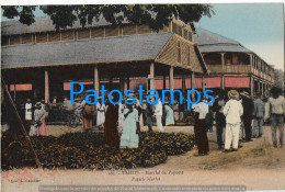 225179 TAHITI PAPETE COSTUMES NATIVEIN MARKET POSTAL POSTCARD - Tahiti