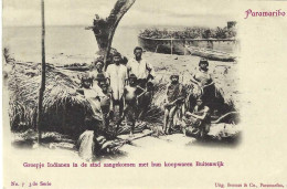 Paramaribo Groepje Indianen In De Stad Aangekomen Met Hun Koopwaren Buitenwijk (n°7), Top Carte , Très Rare - Suriname