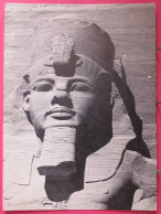 Visuel Pas Très Courant - Egypte - Tête De Ramsès II Sur La Façade Du Temple D'Abou Simbel - Tempels Van Aboe Simbel