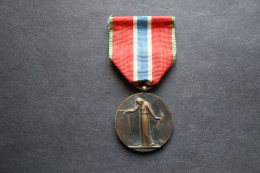 Médaille Prisonniers Civils Déportés  Et Otages De La Grande Guerre 1914 1918 WWI - Frankrijk
