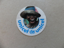 Autocollant Famille UNICEF Photo Enfant - Other & Unclassified