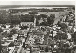 CPSM   Soustons  Eglise  Et Place  Du Général De Gaulle - Soustons