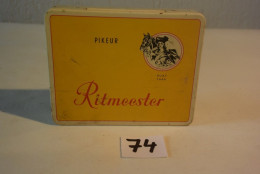 C74 Ancienne Boite Ritmeester En Métal Chat - Cajas