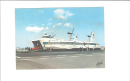 THEME B ATEAUX  L AEROGLISSUER  BRITANNIQUE  HOVERCRAFT               ***  RARE      A  SAISIR **** - Luftkissenfahrzeuge