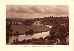 S10-022 La Vallée De La Mayenne, Près De Dun-le-château - Lugares