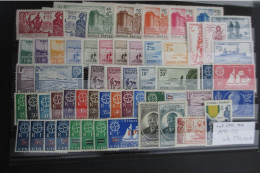 LOT St PIERRE & MIQUELON  1939 - 1952 NEUF* TB COTE 220 EUROS VOIR SCANS - Unused Stamps