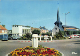 Grandvilliers * La Place Et L'église Du Village - Grandvilliers