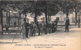94-ARCEUIL- CACHAN- ECOLE SPECIALE DE TRAVAUX PUBLICS - UNE SEANCE DE TOPOGRAPHIE - Arcueil
