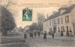 91-LA-FOLIE-BESSIN- LA ROUTE D'ORSAY , ENTREE DU PAYS ET L'ANCIEN RELAY DE POSTE ... - Orsay