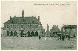 86 - B15429CPA - NEUVILLE DE POITOU - Place Et Hotel De Ville, Attalage Marchand Ambulant - Bon état - VIENNE - Neuville En Poitou