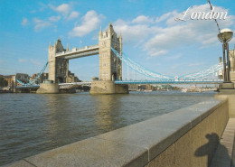 U5699/700 London - Tower Bridge And River Thames / Non Viaggiata - River Thames