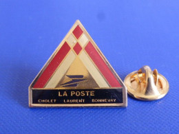 Pin's La Poste Cholet Laurent Bonnevay - Sénateur - France Télécom La Poste - Maine Et Loire (QC11) - Mail Services
