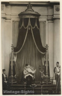 King Farouk (1920-1965) On His Throne In Egyptean Parliament Nov. 11, 1940 (Vintage RPPC) - Familles Royales