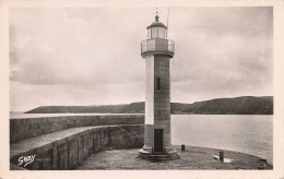 Binic * Vue Sur Le Phare * La Jetée - Binic