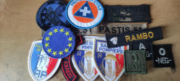 Lot De 18 Ecussons Militaires Pompiers Police,et Autres - Patches