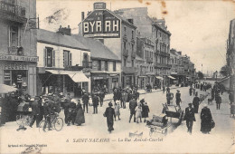 CPA 44 SAINT NAZAIRE / LA RUE AMIRAL COURBET - Saint Nazaire