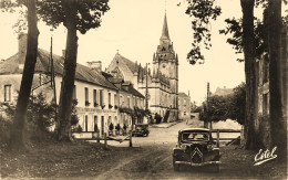 Le Pin La Garenne * Automobile Citroën Traction Noire CITROEN , Hôtel De La Croix D'Or , Avenue Pellonnière * Voiture - Autres & Non Classés