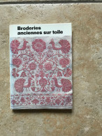 Broderies Anciennes Sur Toile - Art Populaire Hongrois - Non Classés