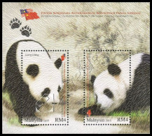 Malesia / Malaysia 2015: Foglietto Panda Gigante / Giant Panda S/S ** - Bären