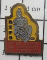 1616A Pin's Pins / Beau Et Rare / AUTRES / EXPOSITION GUERRIERS CHINOIS DE L'ETERNITE QIN SHI HUANGDI - Médias