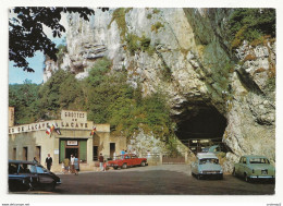 46 LACAVE Entrée Des Grottes Citroën DS 2CV Peugeot 403 Simca 1500 écrite De Bretenoux En 1972 - Lacave