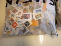 GROS VRAC DE TIMBRES  Environ 3000 - Mezclas (min 1000 Sellos)