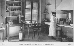 Paris – Maison Municipale De Santé – Un Laboratoire  - Salud, Hospitales