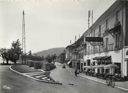 Gd Format -ref-AD-581- Ardèche - Serrières - Vue Du Quai Sud Ouest - Hôtel Shaeffer - Hôtels - - Serrières