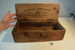 C75 Très Ancienne Boite En Bois GENUINE ARMSTRONG USA - Scatole