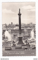 LONDRES En 1957 London Nelson's Column And Fountains In Trafalgar Square BUS PUB Dunlop Cars - Trafalgar Square