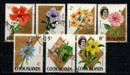 COOK ISLANDS - 1967 - Elizabeth II And Flowers - USATI - Cook