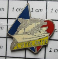 718C Pin's Pins / Beau Et Rare / BATEAUX / NAVIRE DE COMMERCE L'ATALANTE - Schiffahrt