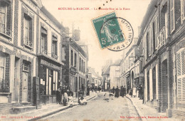 CPA 61 MOULINS LA MARCHE / LA GRANDE RUE ET LA POSTE - Sonstige & Ohne Zuordnung