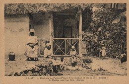 PC HAITI CARIBBEAN PORT-au-PRINCE MOTHER CHILDREN TYPES Vintage Pc. (b52065) - Haití