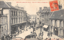 CPA 61 MOULINS LA MARCHE / PLACE DE LA MAIRIE ET GRANDE RUE - Altri & Non Classificati