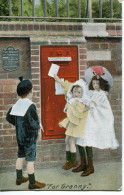 THREE CHILDREN POSTING A LETTER (LETTER BOX) - Post & Briefboten