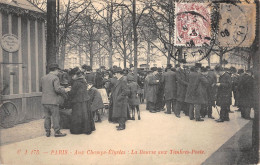 CPA 75 PARIS / AUX CHAMPS ELYSEES / LA BOURSE AUX TIMBRES POSTES - Arrondissement: 12