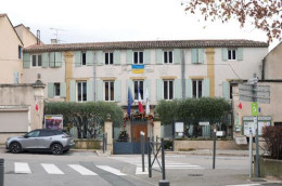 Cadenet - CPM - La Mairie Et Vue - 10215 - 16 (2CP) - Cadenet