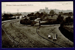 RB 1634 - Early Postcard - Windsor Castle & Children In Alexandra Gardens - Berkshire - Windsor