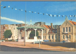 CPM 59 - Saint Pol Sur Mer - La Mairie Et Le Kiosque à Musique - Saint Pol Sur Mer