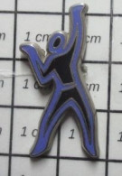 718B Pin's Pins / Beau Et Rare / POLICE / SILHOUETTE DE CADAVRE SUR SCENE CRIME - Policia