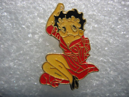 Pin's Pin-up, Betty Boop Assise, En Jupe Rouge - Pin-Ups