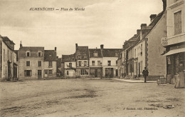 Almenèches * Place Du Marché * Villageois - Autres & Non Classés