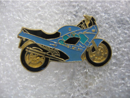 Pin's Moto Suzuki De Couleur Bleue - Motorfietsen