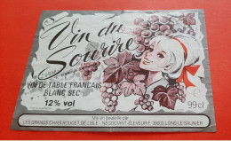 ETIQUETTE DECOLLEE / THEME JEUNE FILLE / FEMME / VIN DU SOURIRE / VIN BLANC / LES GRANDS CHAIS ROUGET DE LISLE - Vino Bianco