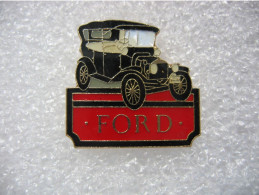 Pin's D'une Ancienne FORD - Ford